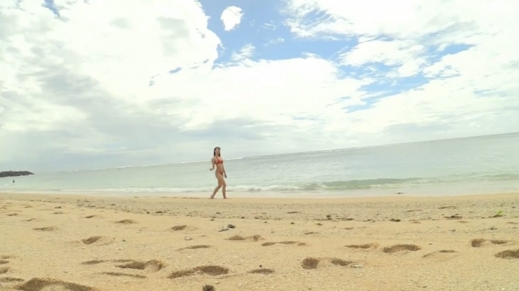 浅川梨奈 グアムのビーチで弾ける水着姿「247枚」007