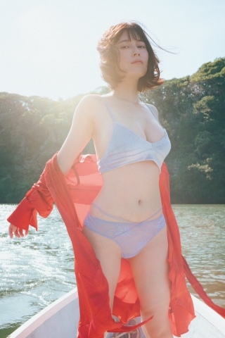 大久保桜子 ステップアップを遂げた 女優の新しい輝き 水着 ビキニ25