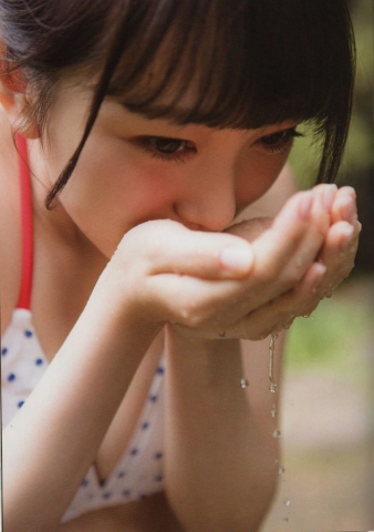 AKB48 向井地美音 話題のファースト写真集が重版決定!空の下でピュアな笑顔満開水着 ビキニ33