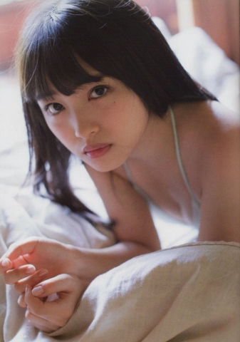 AKB48 向井地美音 話題のファースト写真集が重版決定!空の下でピュアな笑顔満開水着 ビキニ34